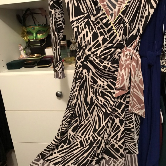 BCBGMaxAzria Adele wrap dress XXS color block - Picture 4 of 6